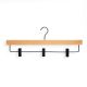 HGR-WD-013 – drewniany wieszak z buku z metalowymi klipsami